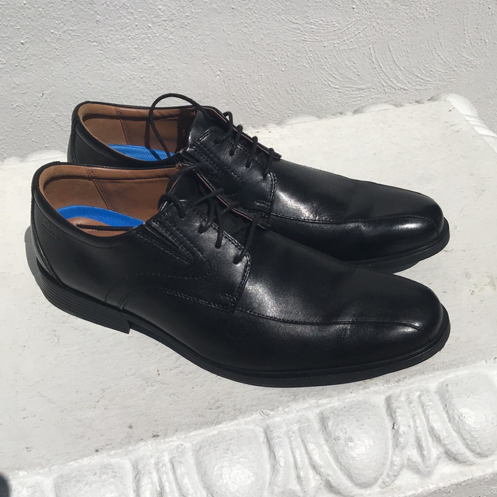 Men’s Clark’s Black Leather Extreme Comfort Dress Shoes size 11.5. Great shape!
